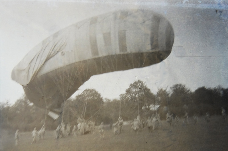 http://www.premiere-guerre-mondiale-1914-1918.com/image/uploader/uploadify/article/photo/123-1-1-ballon-captif-la-saucisse.jpg