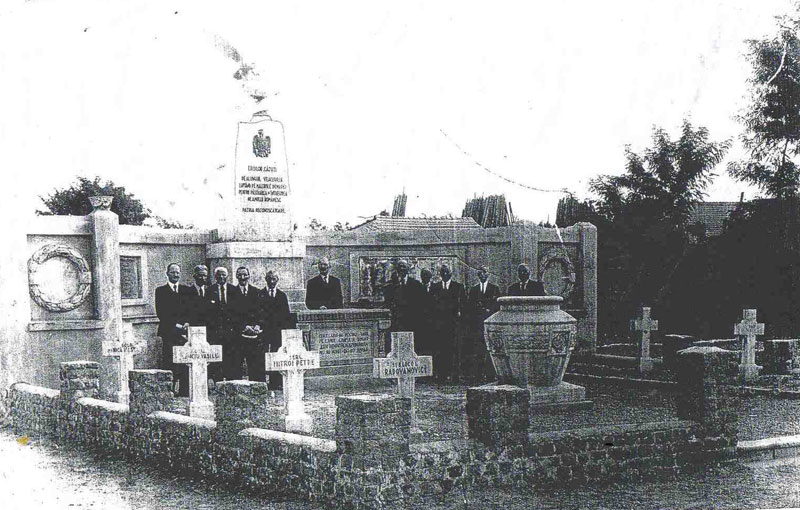 Monument des héros-Ici reposent des soldats inconnus tombés dans les batailles de Oltenita-Roumanie (collection- MUZEUL CIVILIZATIEI GUMELNITA- OLTENITA/ROMANIA)