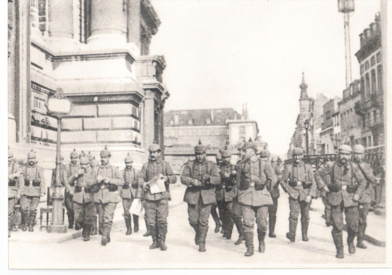 Soldats allemands ; Poste de Bruxelles.