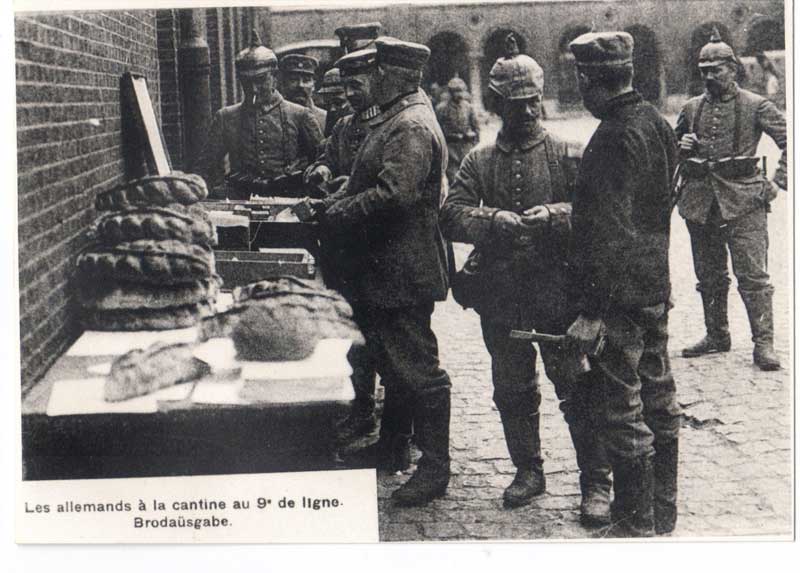 Soldats allemands en Belgique, la cantine.
