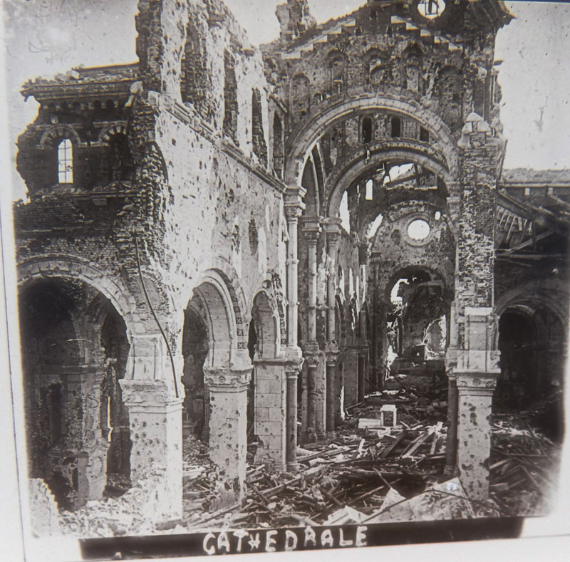 Cathédrale Albert, Somme (Collection: Paulette.F)