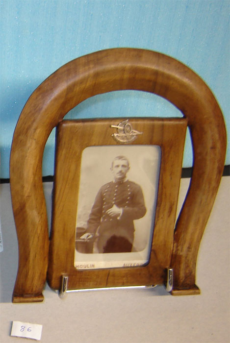 Cadre en bois, soldat d'artillerie montée (Collection privée: A-R)